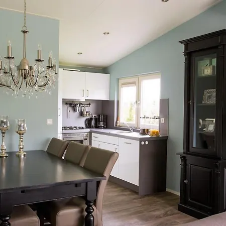 Villa 6 *